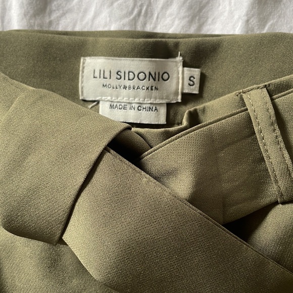 Lili Sidonio Shorts - Picture 3 of 3